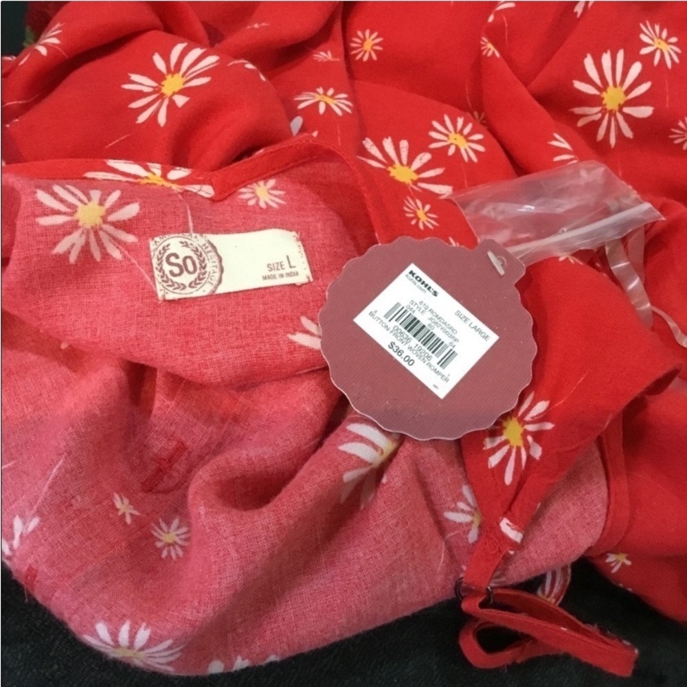 Juniors SO Red White Daisy Print Romper L - Picture 6 of 13